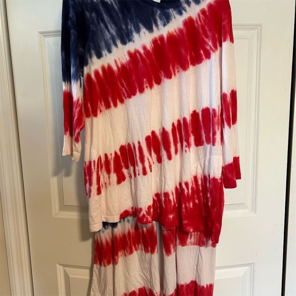 LOGO by Lori Goldstein Women's Tie-Dye 3/4 Sleeve Top XL bottom L